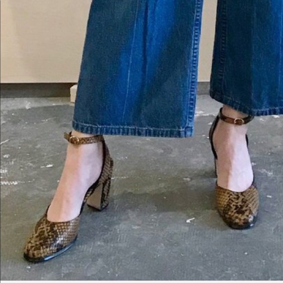 New Vintage Stunning Snake Ankle Strap Heels 🤎 - Picture 3 of 14